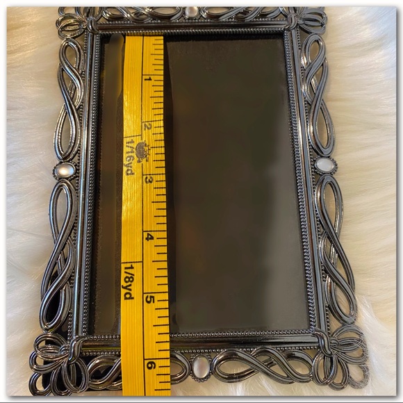 Picture Frame - Elsa L Inc. - Picture 3 of 5